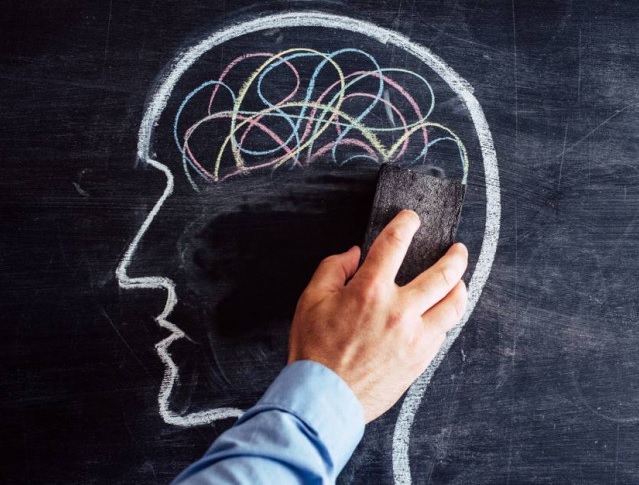 Alzheimer-kór: gyűlnek a viharfelhők felettünk