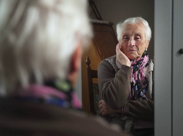 Személyiségváltozások jelezhetik előre az Alzheimert